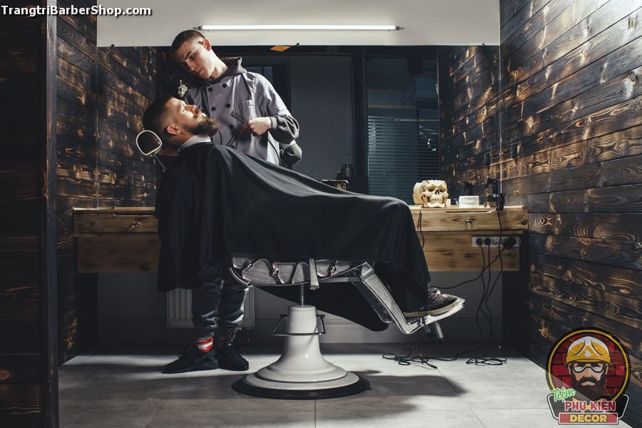 Chiếc ghế cắt tóc Nam là linh hồn của một Tiệm Barber phục vụ cho đấng mày râu